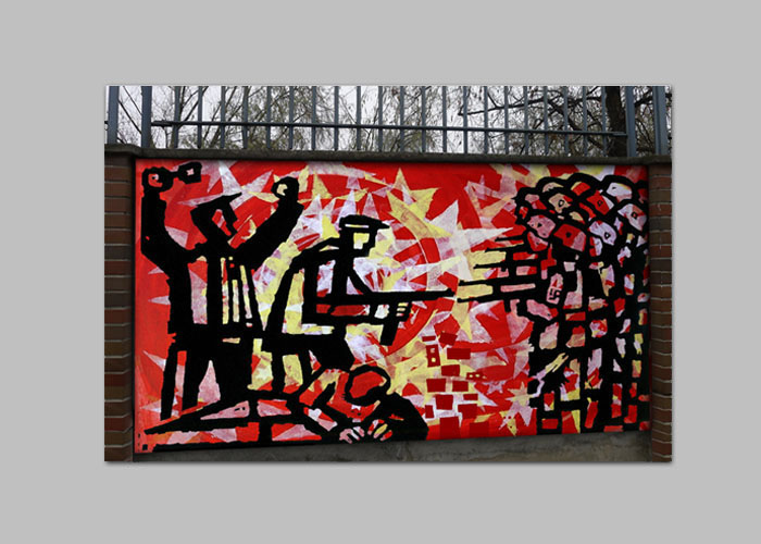 2 / 57 - projekt muralu BARYKADA z wykorzystaniem grafiki Stanisława Czajki